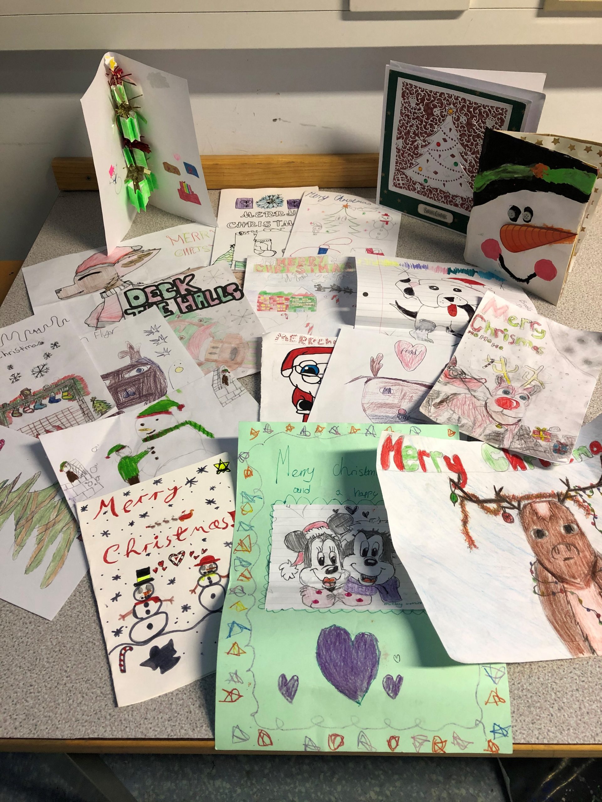 Creative students make their own Christmas cards